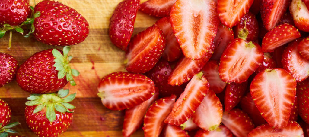 strawberries 2960533 1280 1